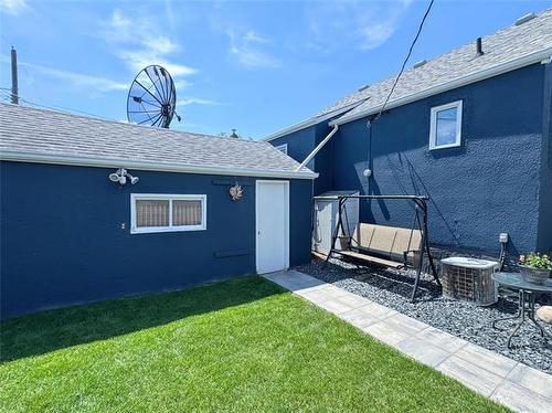951 Minto St, Winnipeg, MB 