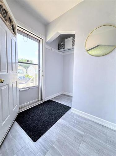 951 Minto St, Winnipeg, MB 