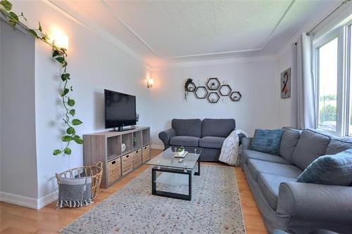 951 Minto St, Winnipeg, MB 