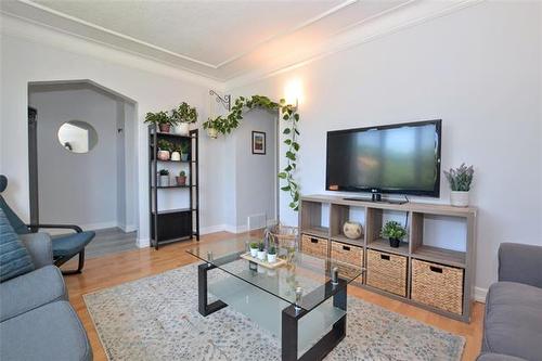 951 Minto St, Winnipeg, MB 