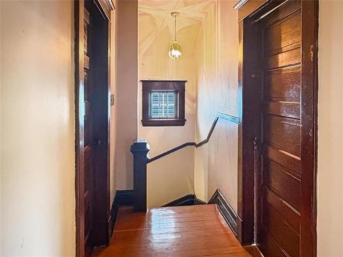 597 Home St, Winnipeg, MB 