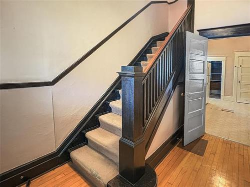 597 Home St, Winnipeg, MB 