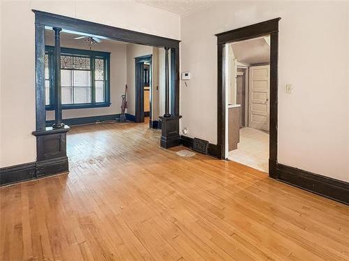597 Home St, Winnipeg, MB 