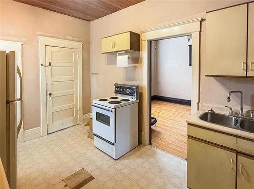 597 Home St, Winnipeg, MB 