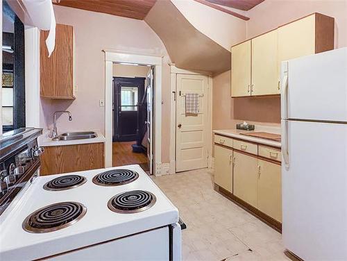 597 Home St, Winnipeg, MB 