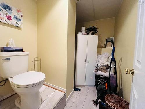 21 Snowden Avenue, Amherst, NS 