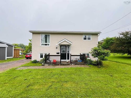 21 Snowden Avenue, Amherst, NS 