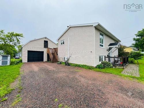 21 Snowden Avenue, Amherst, NS 