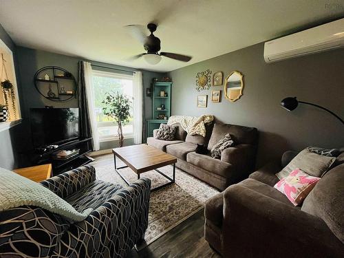 21 Snowden Avenue, Amherst, NS 