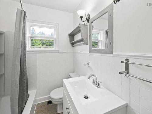 7793 Highway 7, Musquodoboit Harbour, NS - Indoor Photo Showing Bathroom