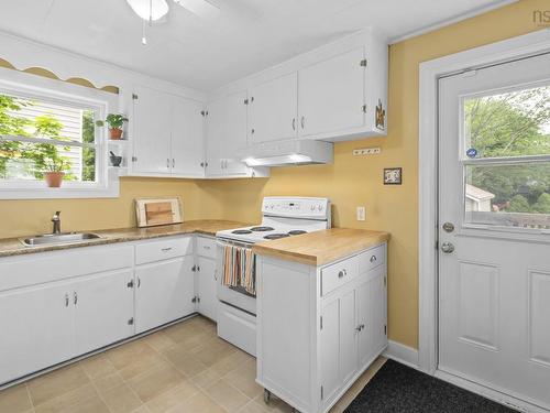 140 Victoria Road, Dartmouth, NS 