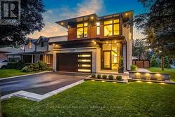 3119 VICTORIA STREET  Oakville, ON L6L 1K3