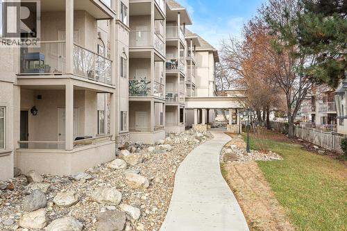 1007 Harvey Avenue Unit# 104  Kelowna, BC V1Y 6E4