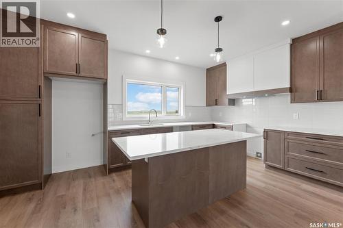 423 Eldorado Street, Warman, SK - Indoor Photo Showing Kitchen With Upgraded Kitchen