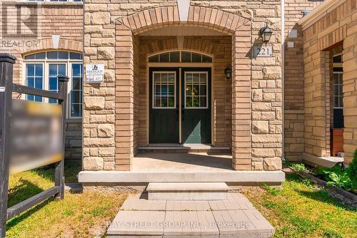 221 Clockwork Drive, Brampton, ON 