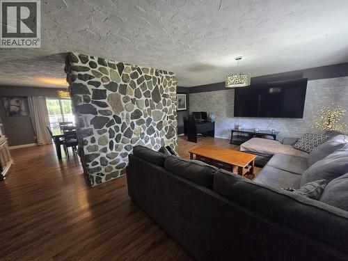 3219 Hayman Crescent, Quesnel, BC - Indoor Photo Showing Living Room