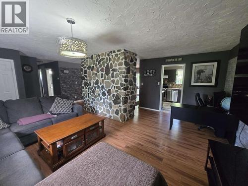 3219 Hayman Crescent, Quesnel, BC - Indoor Photo Showing Living Room