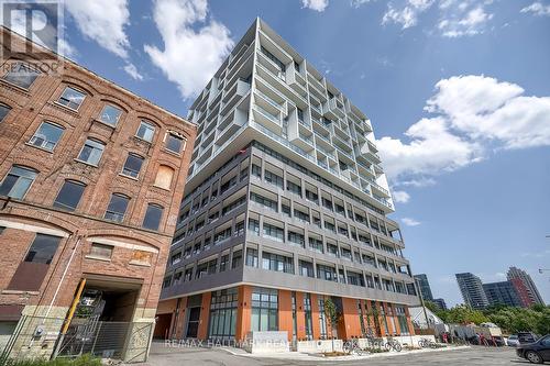 421 - 9 TECUMSETH STREET  Toronto, ON M5V 3G4
