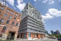 421 - 9 TECUMSETH STREET Toronto, ON M5V 3G4