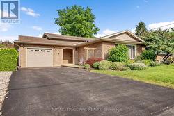 9 SANDY COVE DRIVE St. Catharines (Lakeshore), ON L2N 5Z3