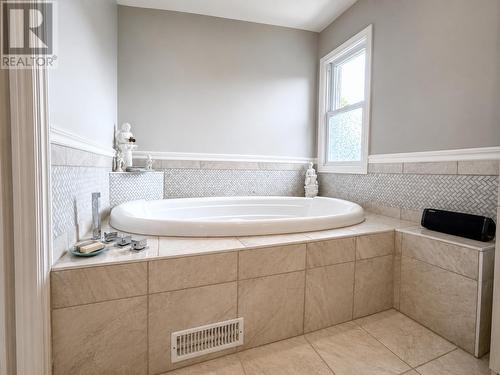 32 Champlain St, Sault Ste. Marie, ON 