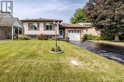 17 Adrian DR  Sault Ste. Marie, ON P6A 4W8
