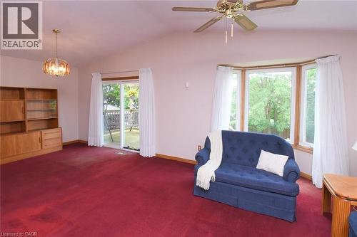 32 Mcmaster Drive, Caledonia, ON 