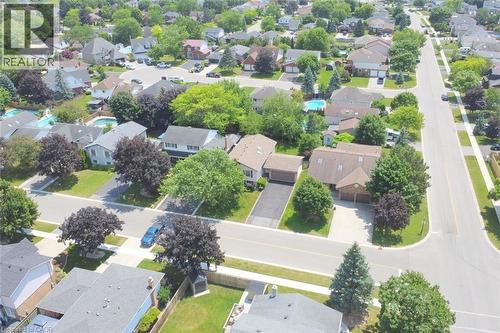 32 Mcmaster Drive, Caledonia, ON 