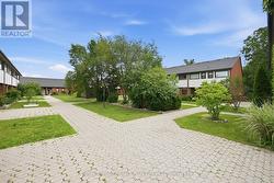 14 - 530 FALGARWOOD DRIVE Oakville, ON L6H 1N3