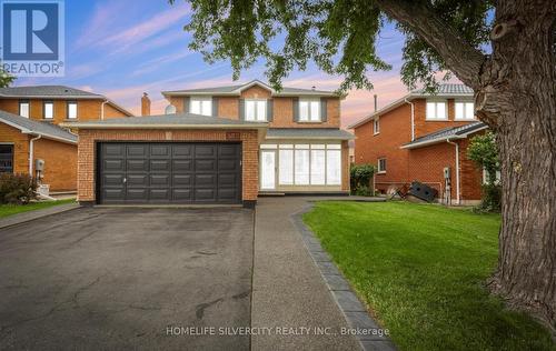 303 HICKORY CIRCLE  Oakville, ON L6H 4V3