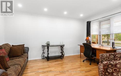 303 Hickory Circle, Oakville, ON 