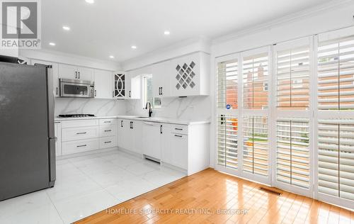 303 Hickory Circle, Oakville, ON 