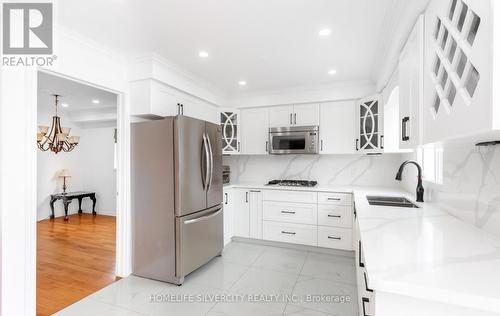 303 Hickory Circle, Oakville, ON 