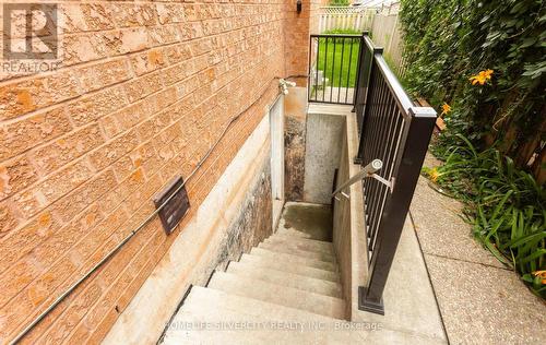 303 Hickory Circle, Oakville, ON 