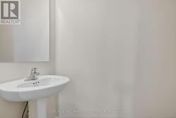 Part bath on lower landing - 