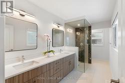 4 piece ensuite bathroom - 