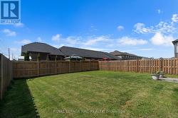Fenced rear yard - 