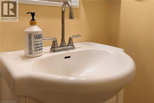 110 Activa Avenue Unit# A5, Kitchener, ON - Indoor Photo Showing Bathroom