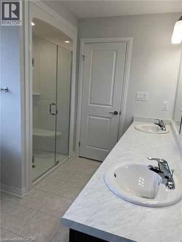 45 Bur Oak Drive, Thorold, ON 