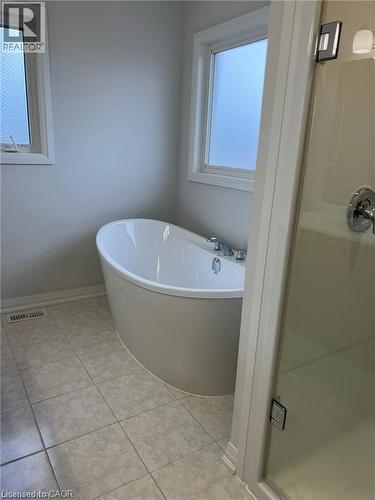 45 Bur Oak Drive, Thorold, ON 