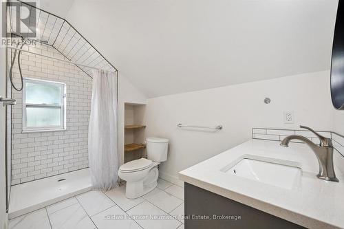 179 Elizabeth Street, Guelph (St. Patrick'S Ward), ON - Indoor Photo Showing Bathroom