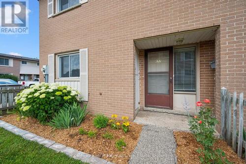C-22 - 427 VICTORIA ROAD N  Guelph (Victoria North), ON N1E 5J0