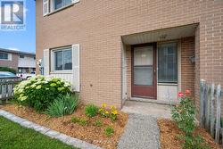 C-22 - 427 VICTORIA ROAD N Guelph (Victoria North), ON N1E 5J0
