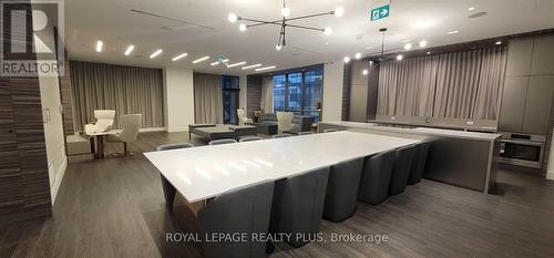 1807 - 39 Roehampton Avenue E, Toronto, ON 