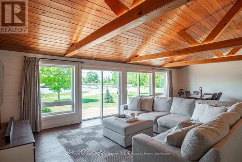 21 Ellery Road, Georgian Bay (Baxter), ON - Indoor Photo Showing Living Room