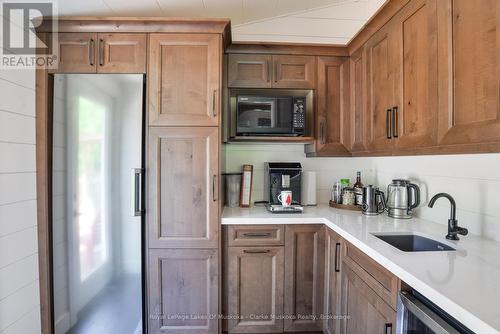 21 Ellery Road, Georgian Bay (Baxter), ON - Indoor Photo Showing Kitchen