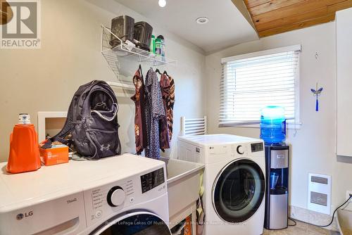 21 Ellery Road, Georgian Bay (Baxter), ON - Indoor Photo Showing Laundry Room