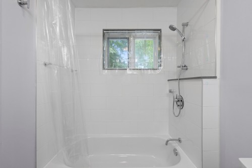 Salle de bains - 410 Rue Du Sommet, L'Île-Perrot, QC 