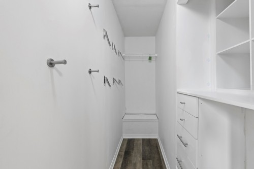 Penderie (Walk-in) - 410 Rue Du Sommet, L'Île-Perrot, QC 