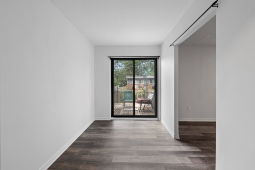 Boudoir - 410 Rue Du Sommet, L'Île-Perrot, QC 